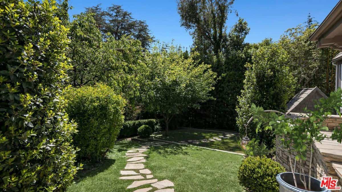 9541 Heather Road Beverly Hills CA 90210