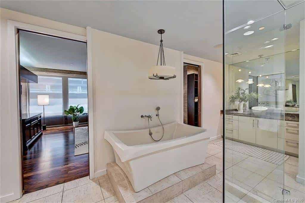 139 S Tryon Street Apt 5b Charlotte NC 28202
