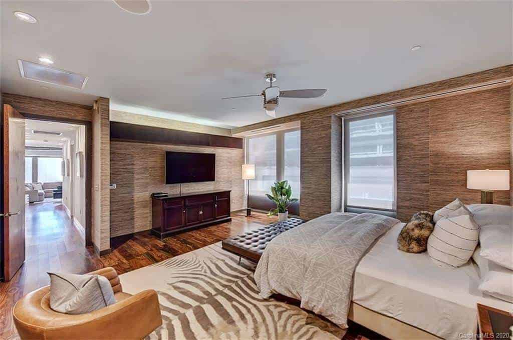 139 S Tryon Street Apt 5b Charlotte NC 28202