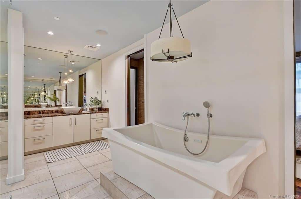 139 S Tryon Street Apt 5b Charlotte NC 28202