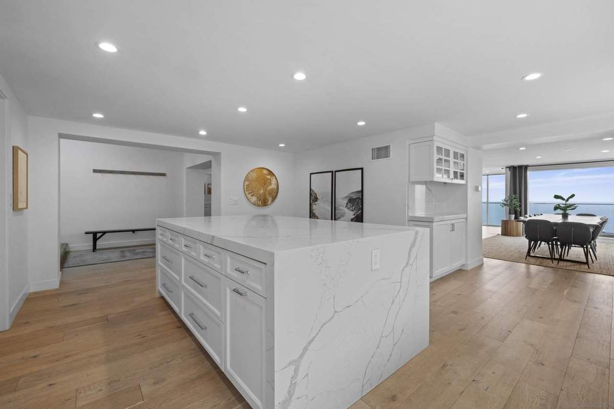 1624 Torrey Pines Road La Jolla CA 92037