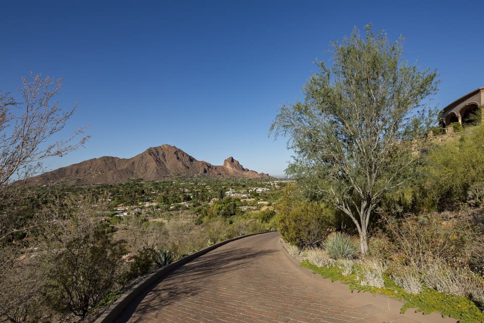 7004 N Invergordon Road Paradise Valley AZ 85253
