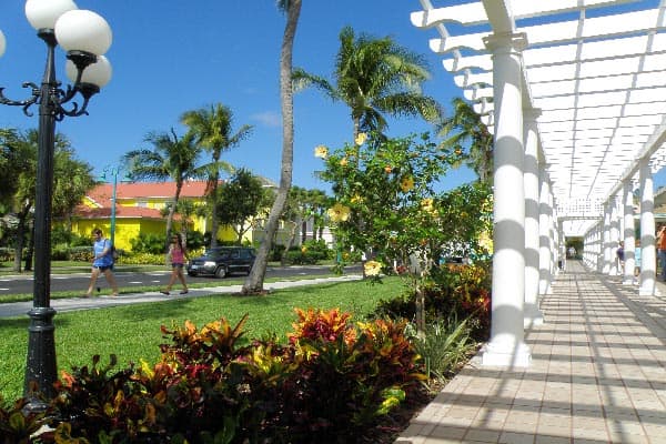 Paradise Island Drive New Providence Paradise Island BS