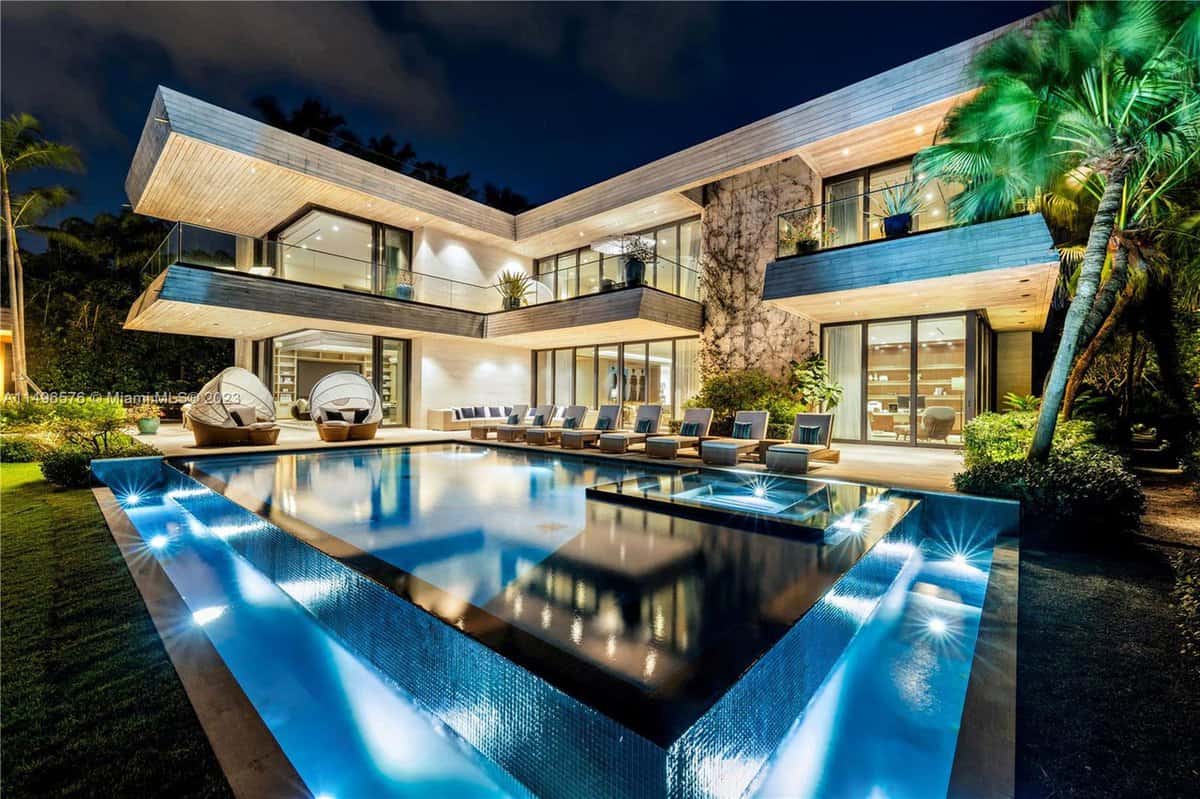 6440 N Bay Road Miami Beach FL 33141