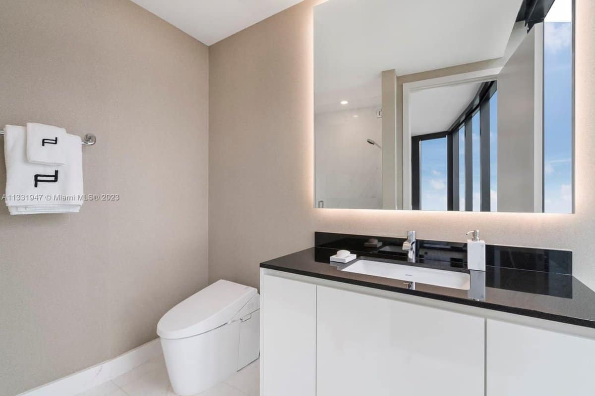 4204/18555 Collins Avenue Sunny Isles Beach FL 33160
