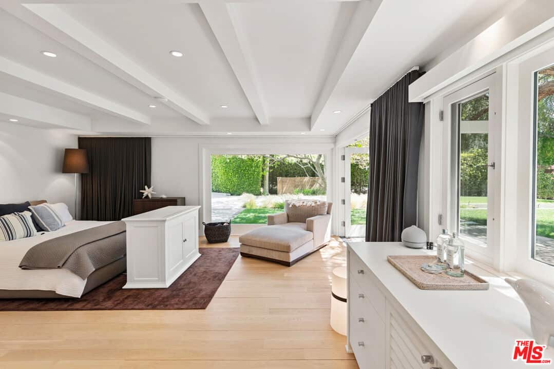 6453 Guernsey Avenue Malibu CA 90265