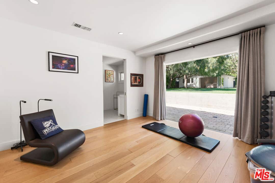 6453 Guernsey Avenue Malibu CA 90265