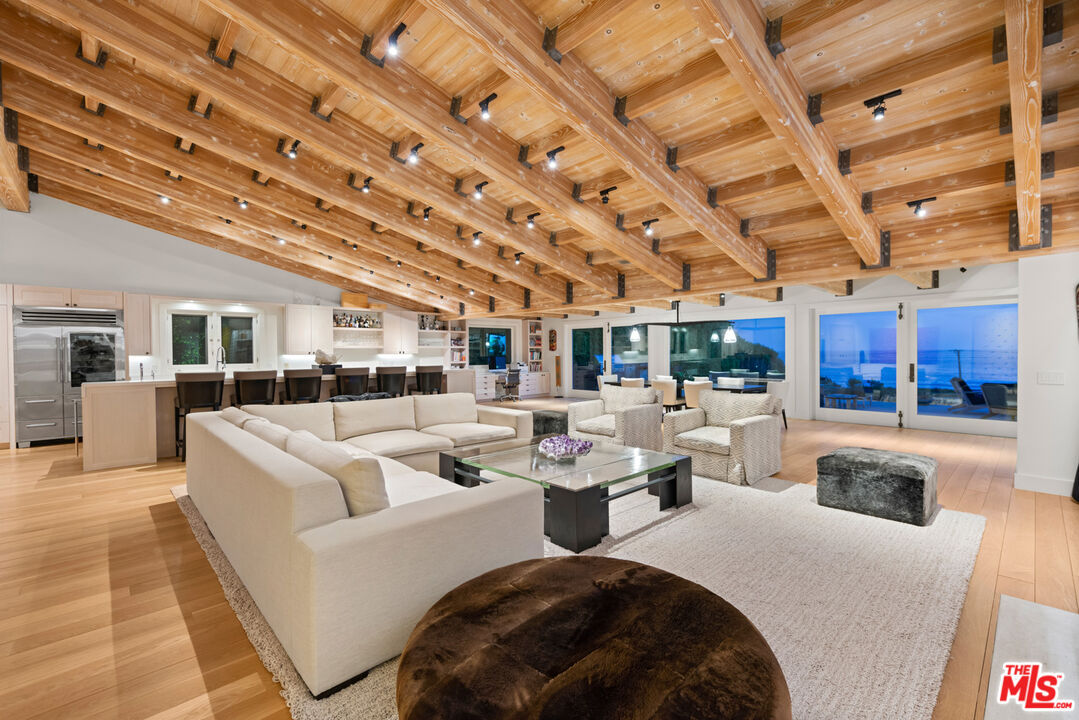6453 Guernsey Avenue Malibu CA 90265