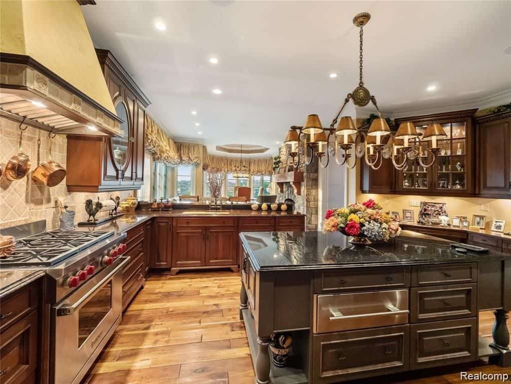 2756 Turtle Bluff Drive Bloomfield Hills MI 48302