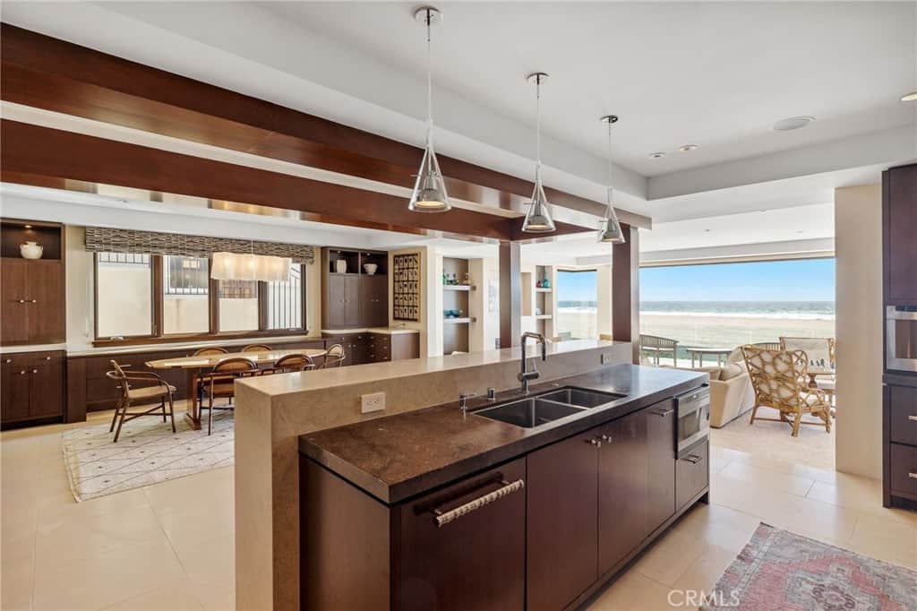 2826 The Strand Hermosa Beach CA 90254