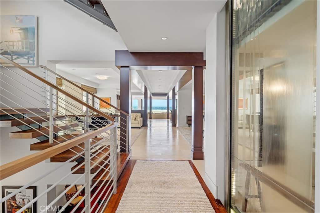 2826 The Strand Hermosa Beach CA 90254