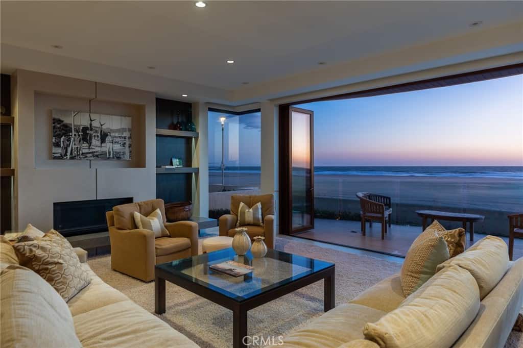 2826 The Strand Hermosa Beach CA 90254