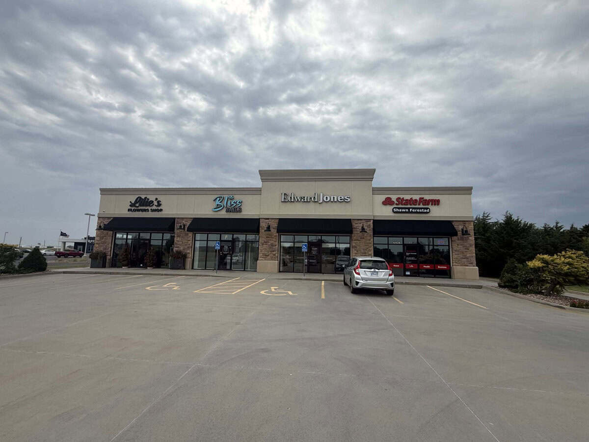 1095 N Greenwich Road Wichita KS 67206