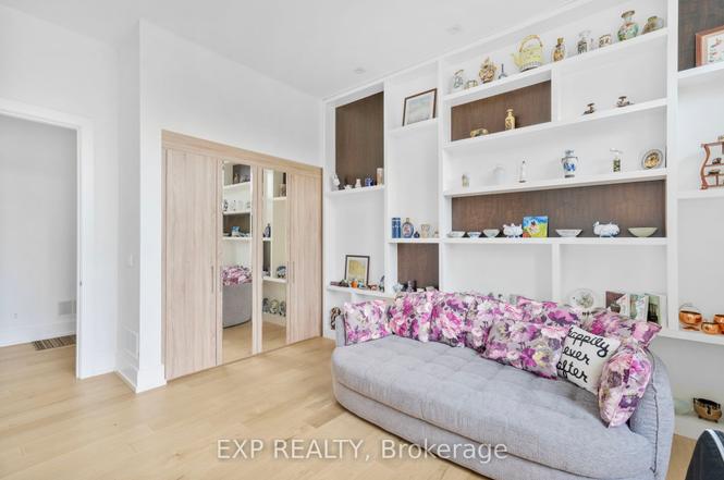 8 Cachet Parkway Markham ON L6C 1G8