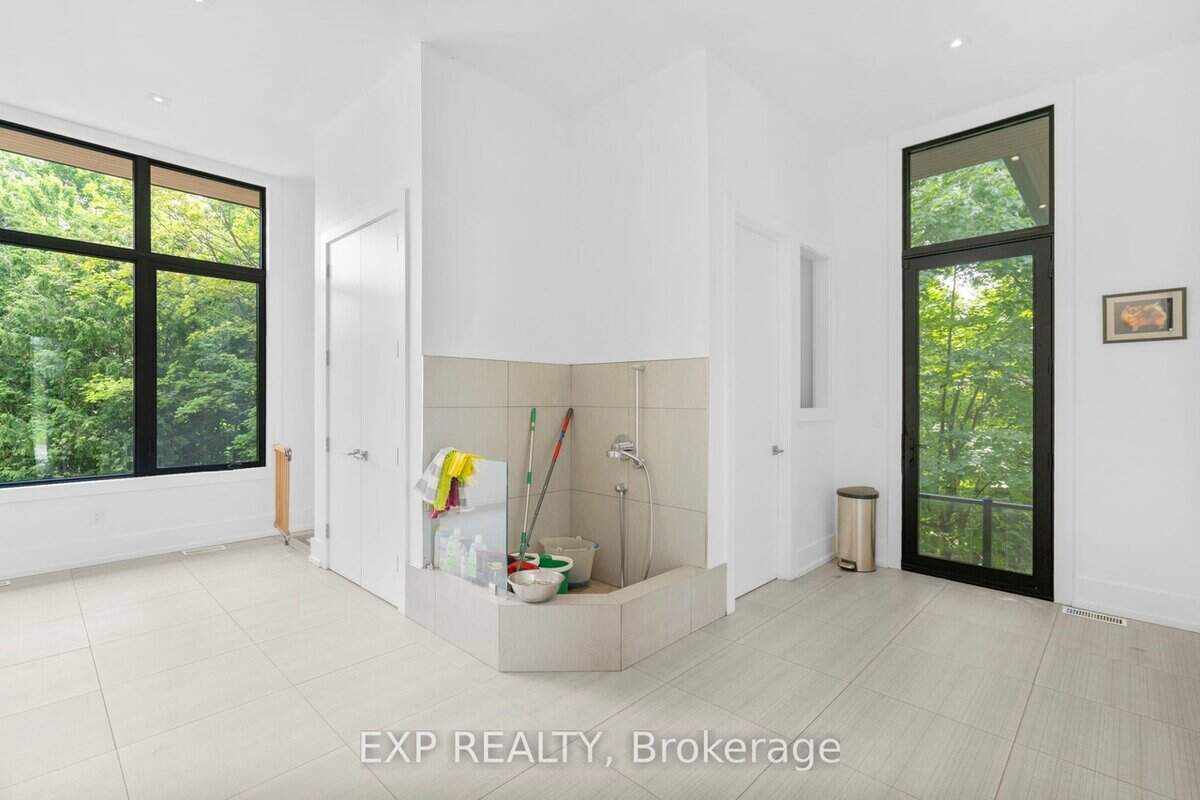 8 Cachet Parkway Markham ON L6C 1G8