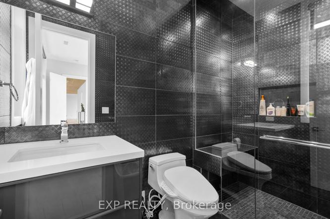 8 Cachet Parkway Markham ON L6C 1G8