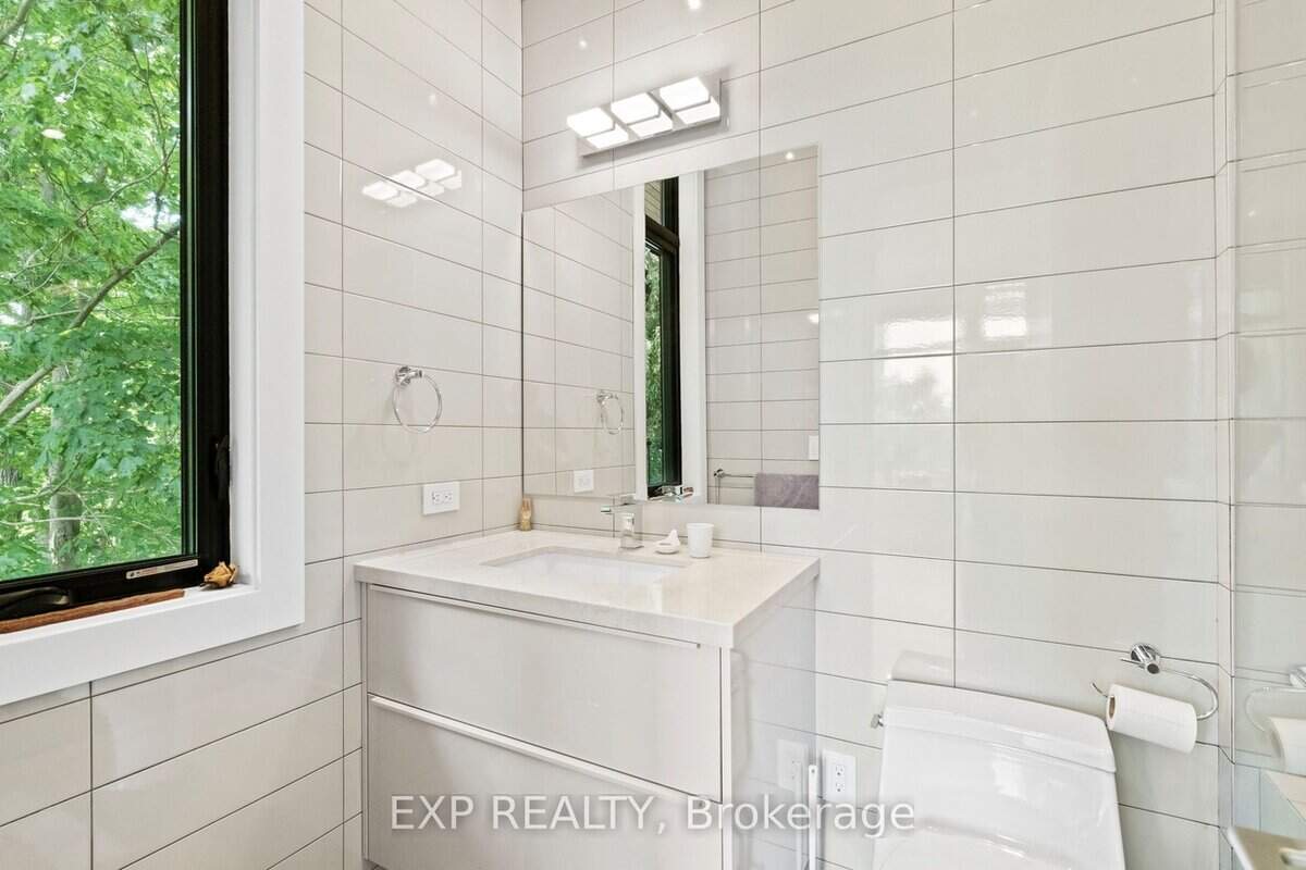 8 Cachet Parkway Markham ON L6C 1G8
