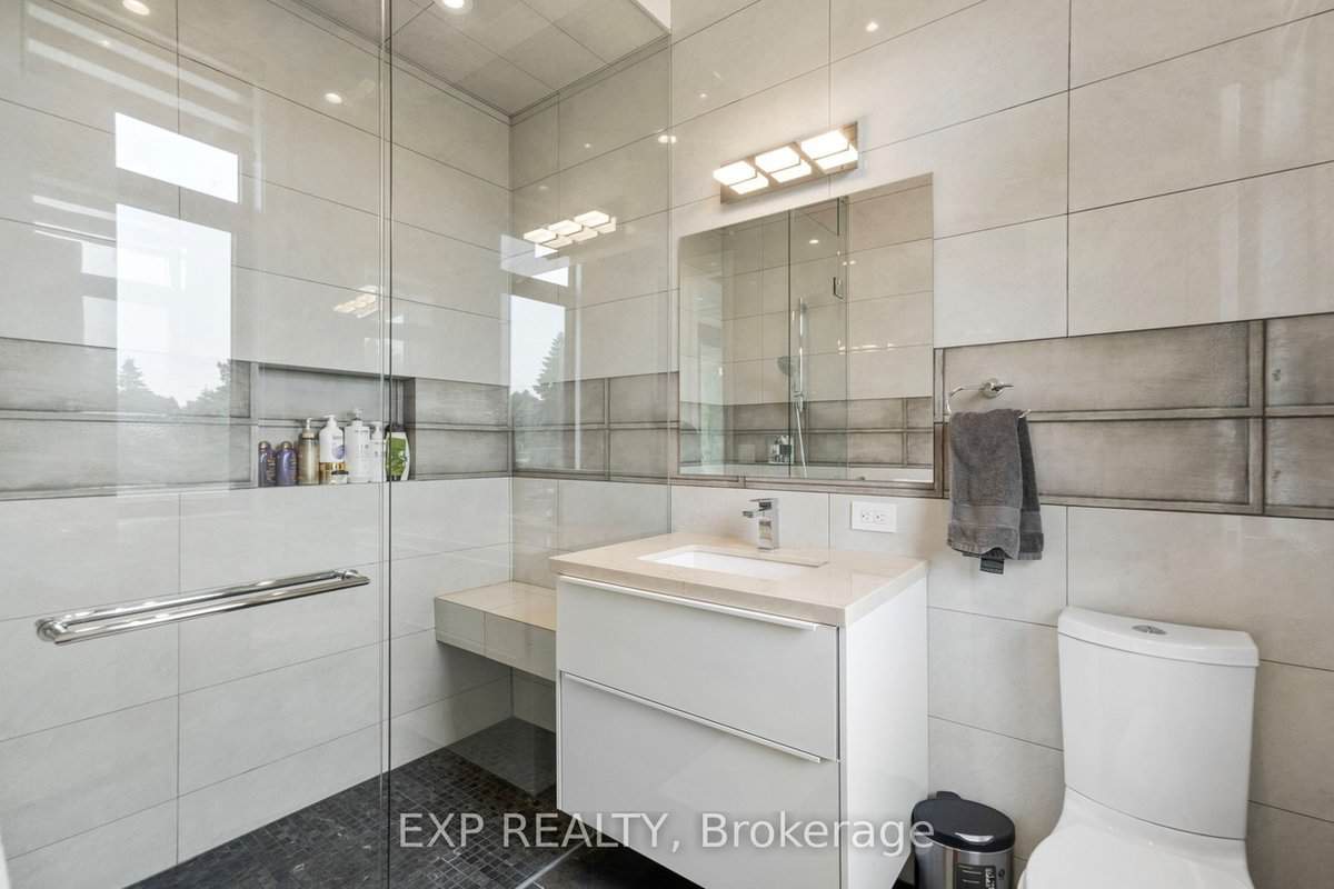 8 Cachet Parkway Markham ON L6C 1G8
