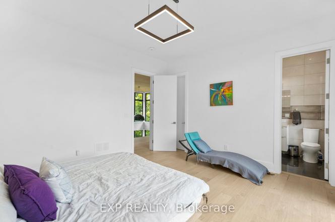 8 Cachet Parkway Markham ON L6C 1G8