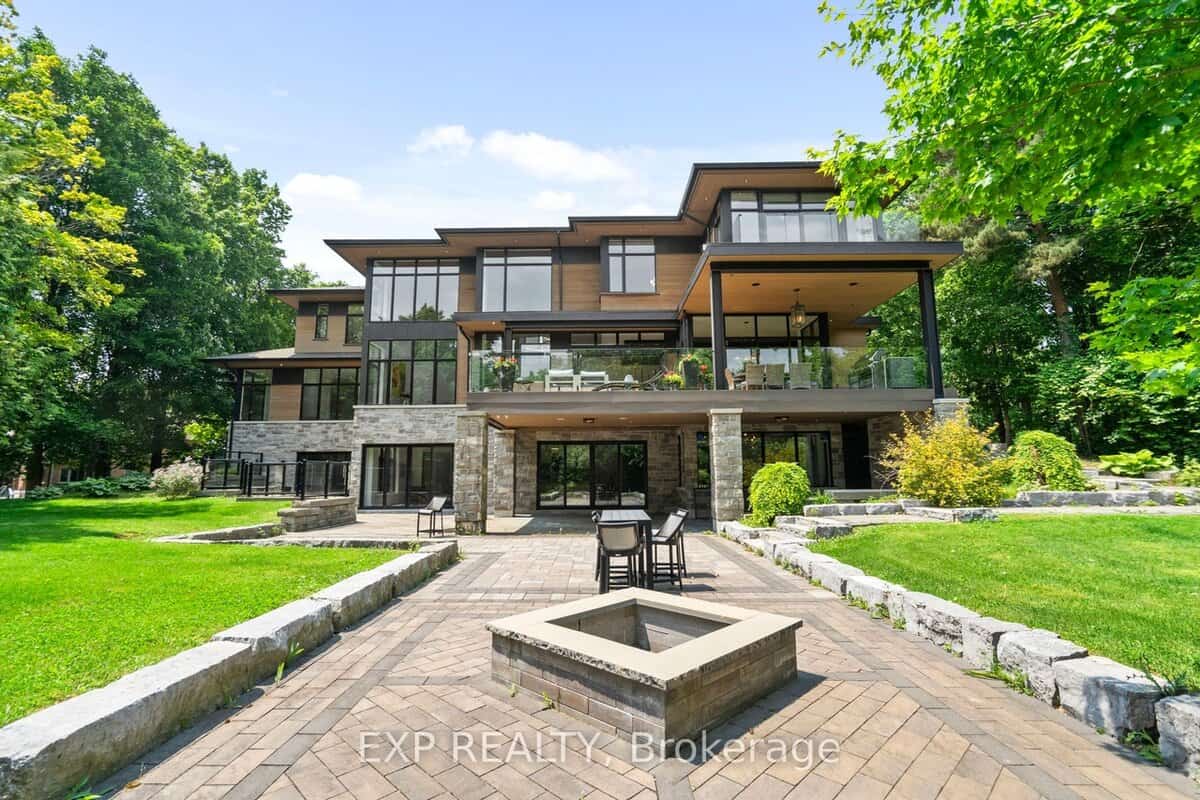 8 Cachet Parkway Markham ON L6C 1G8