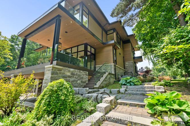 8 Cachet Parkway Markham ON L6C 1G8
