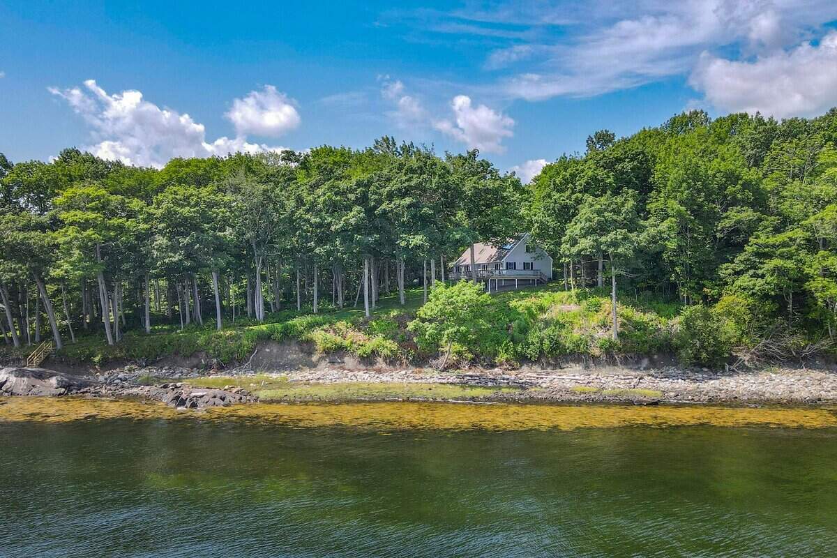 555 Belfast Road Camden ME 04843