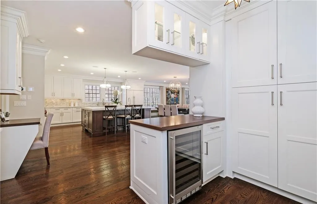 17 Heathcote Road Scarsdale NY 10583