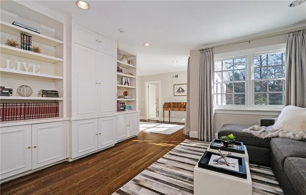 17 Heathcote Road Scarsdale NY 10583