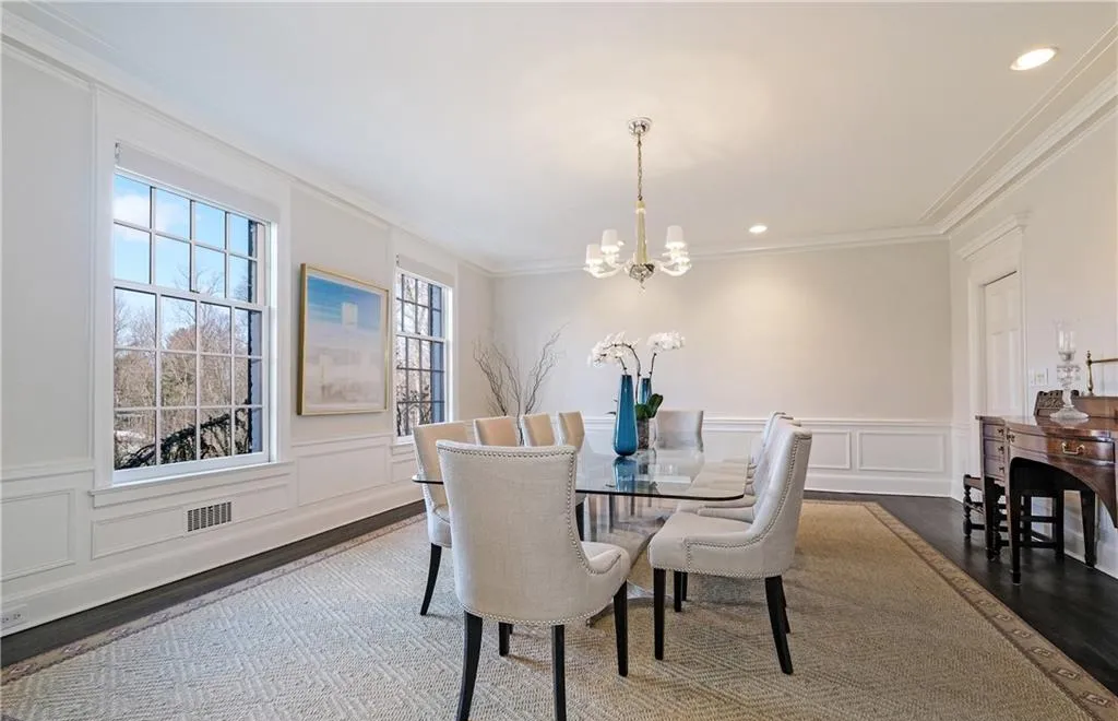 17 Heathcote Road Scarsdale NY 10583