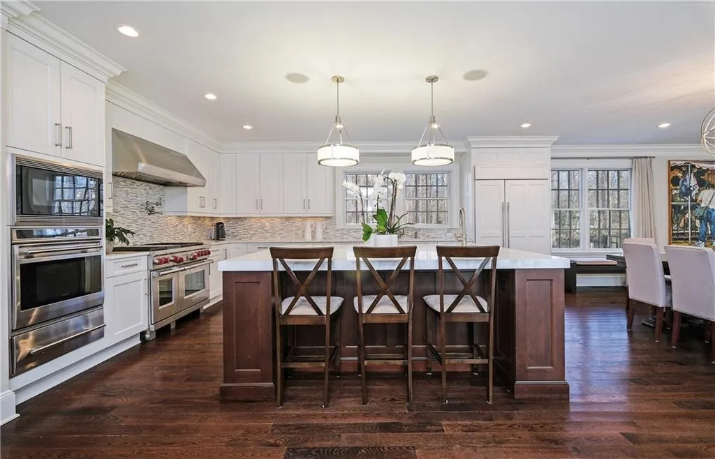 17 Heathcote Road Scarsdale NY 10583