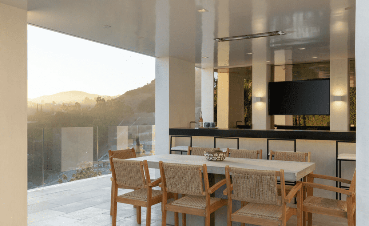 833 Stradella Road Los Angeles CA 90077