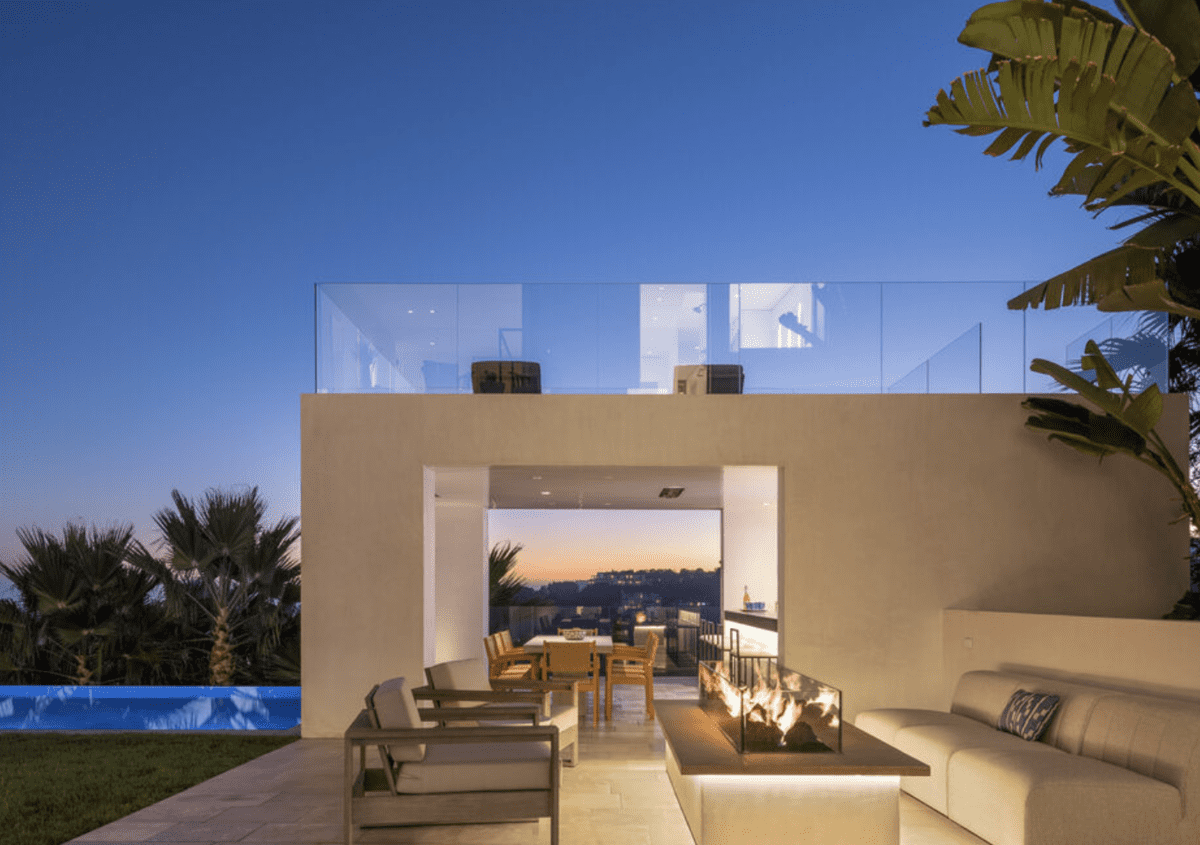 833 Stradella Road Los Angeles CA 90077