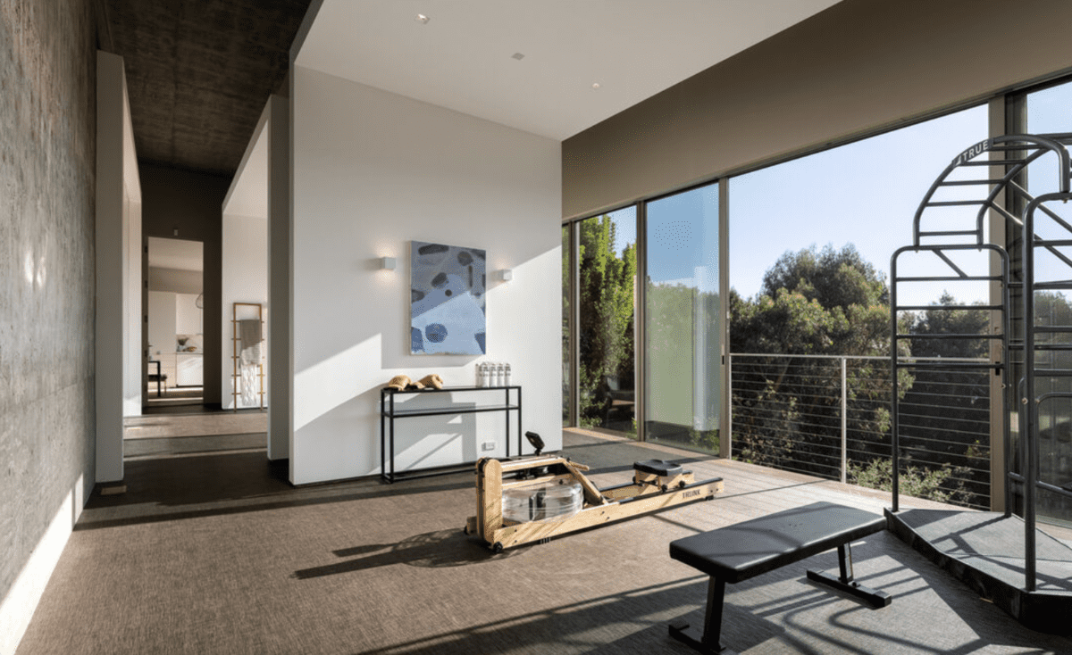 833 Stradella Road Los Angeles CA 90077