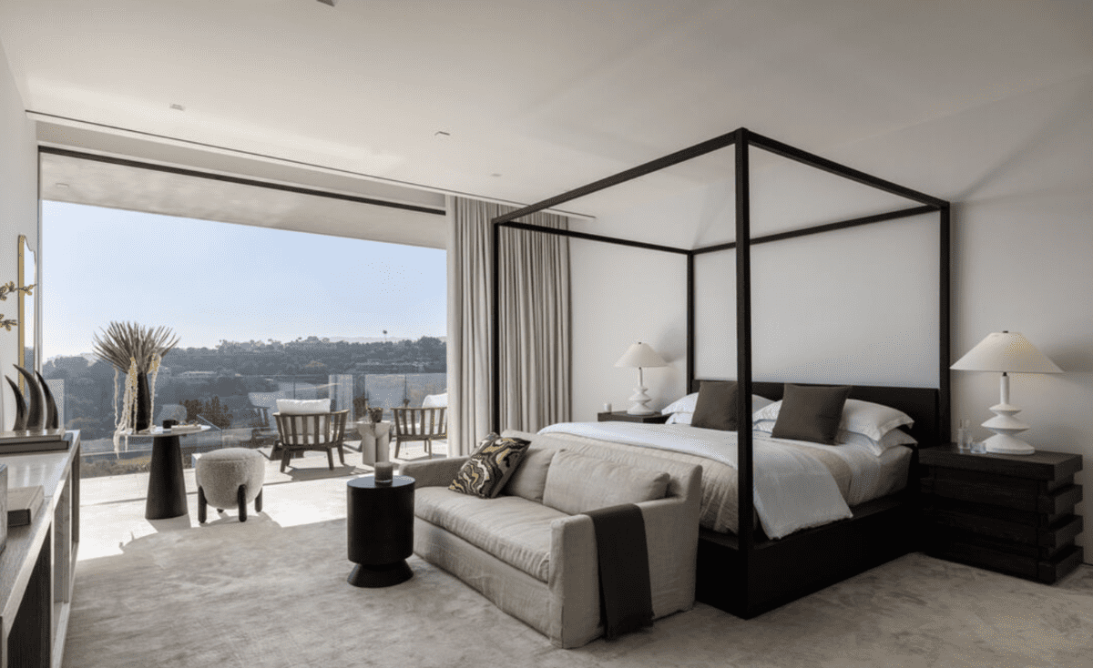 833 Stradella Road Los Angeles CA 90077
