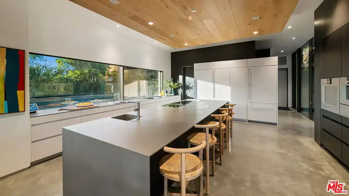 2341 Gloaming Way Beverly Hills CA 90210