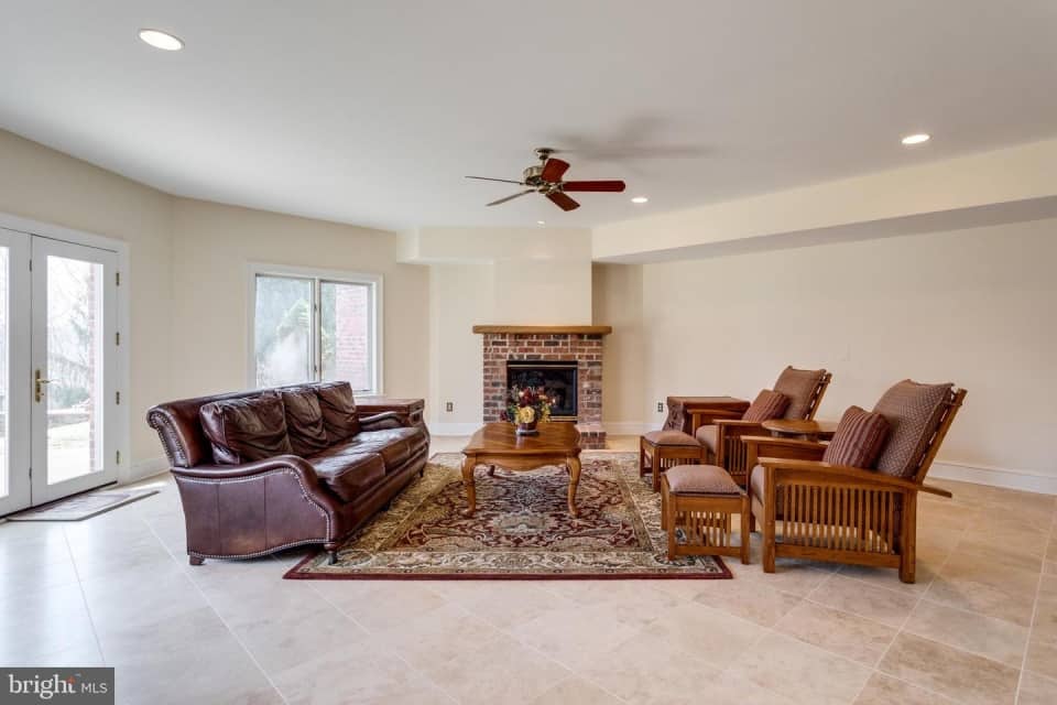 9179 Old Dominion Drive Great Falls VA 22066