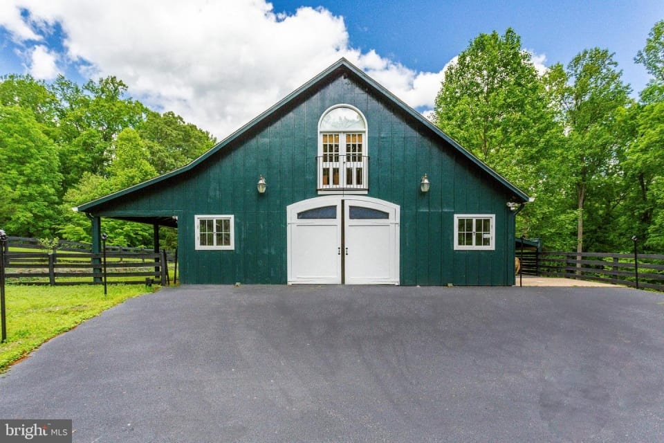 9179 Old Dominion Drive Great Falls VA 22066