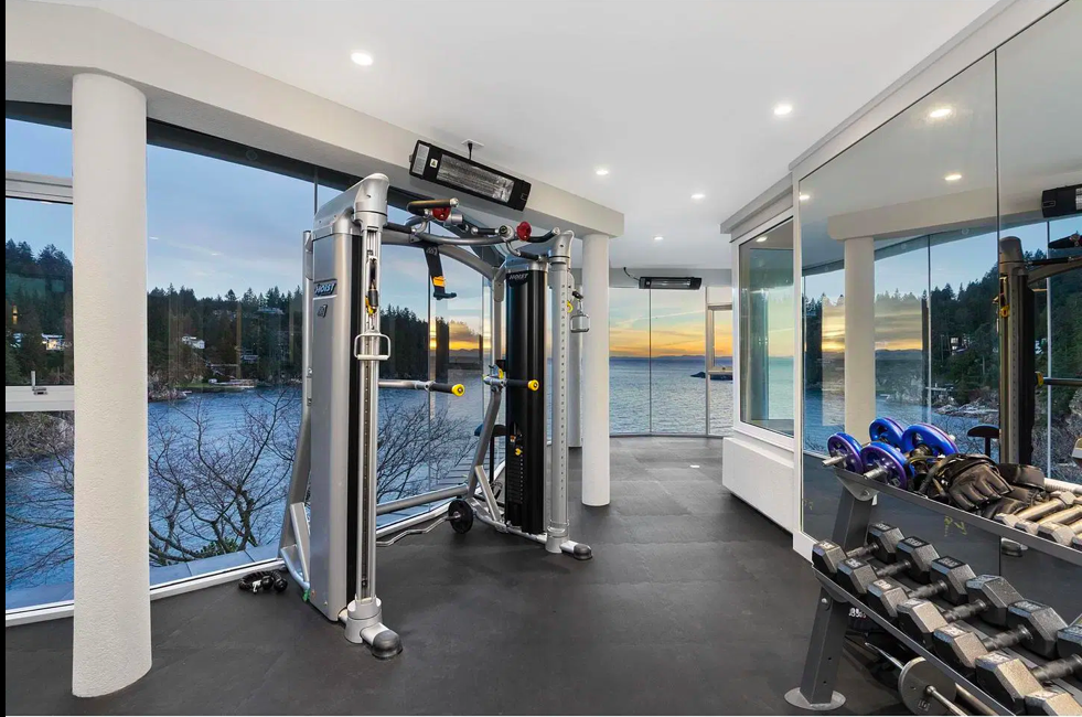 5310 Seaside Place West Vancouver V7W3E2