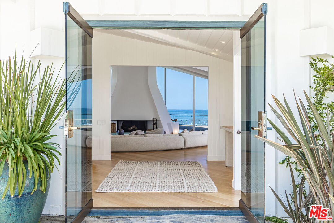 33602 Pacific Coast Highway Malibu CA 90265