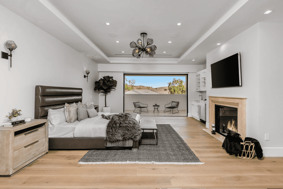 24961 Kit Carson Road Hidden Hills CA 91302