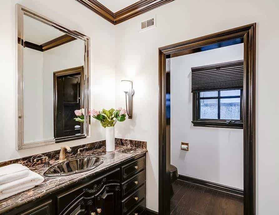 10415 Sarah Street Toluca Lake CA 91602