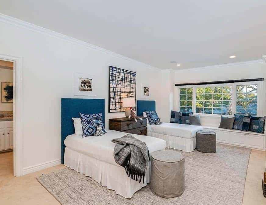 10415 Sarah Street Toluca Lake CA 91602