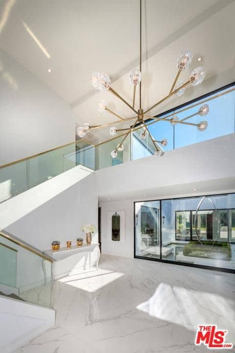 3381 Stone Ridge Lane Los Angeles CA