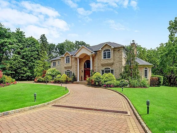 6 Roads End Brookville NY 11545