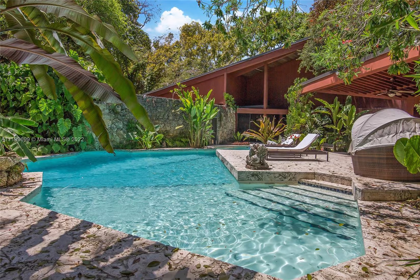 4895 N Kendall Drive Miami FL 33156