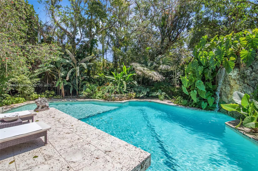 4895 N Kendall Drive Miami FL 33156