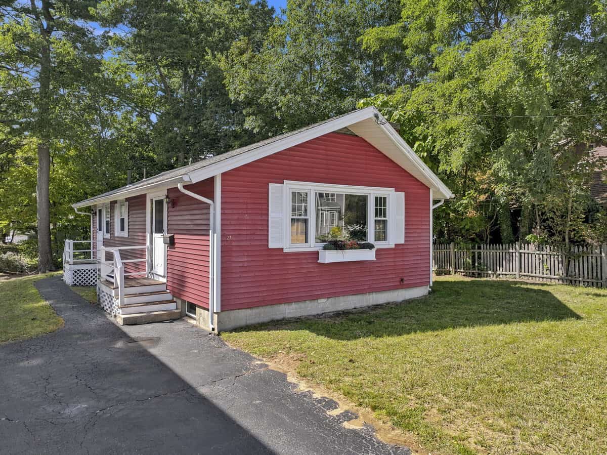 Wilmington MA, 21 Beacon Street