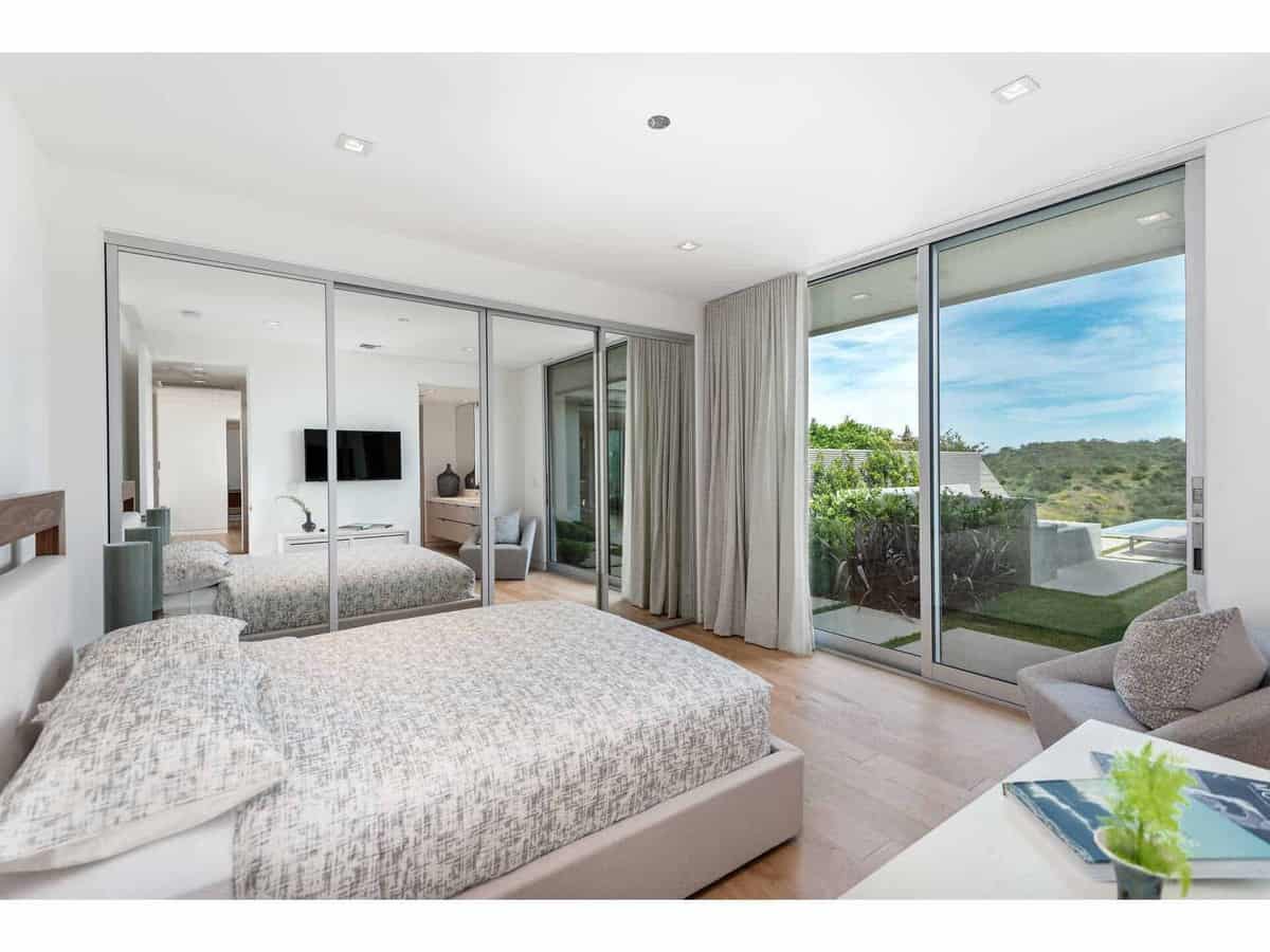3642 Beverly Ridge Drive Sherman Oaks CA 91423