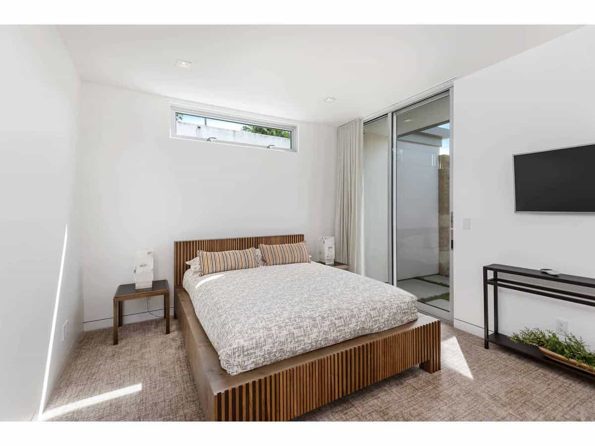 3642 Beverly Ridge Drive Sherman Oaks CA 91423