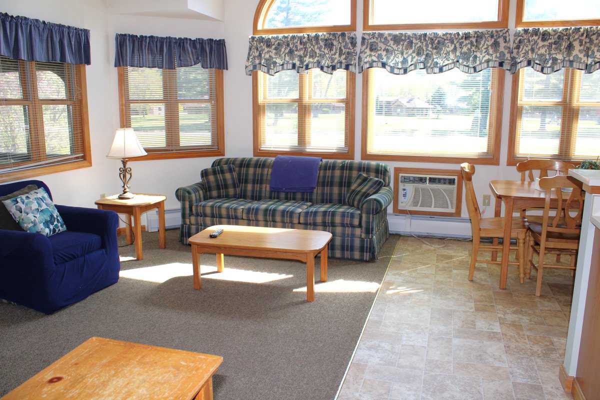 Woodstock NH, 1660 Daniel Webster Highway